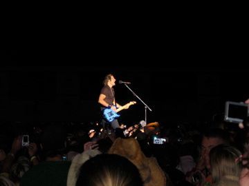 Keith Urban in the crowd